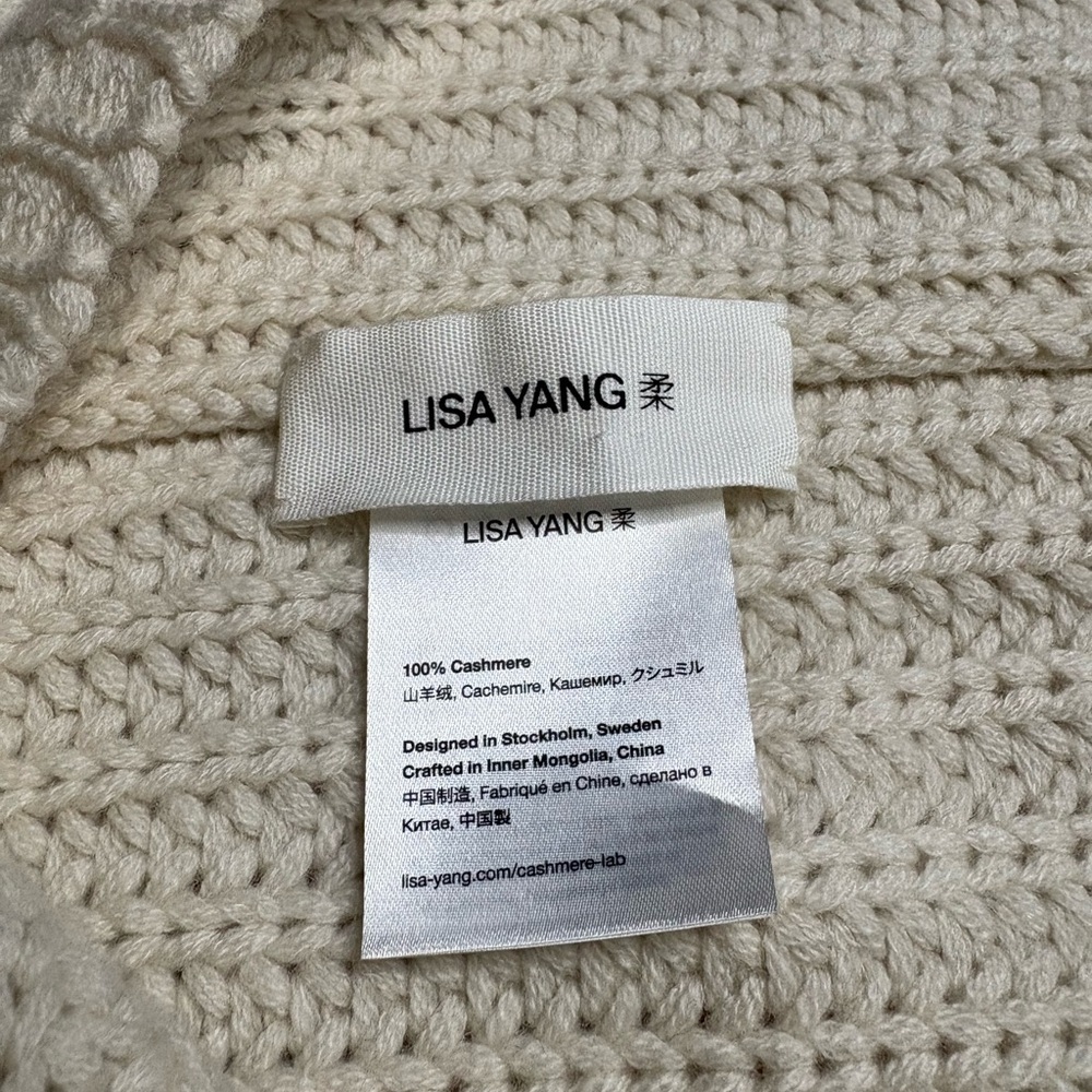 Lisa Yang- Elegant Cream/Light Tan Chunky Knit Cashmere Loop Scarf